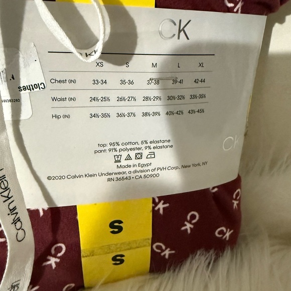 Calvin Klein pjs set size small - Picture 4 of 4